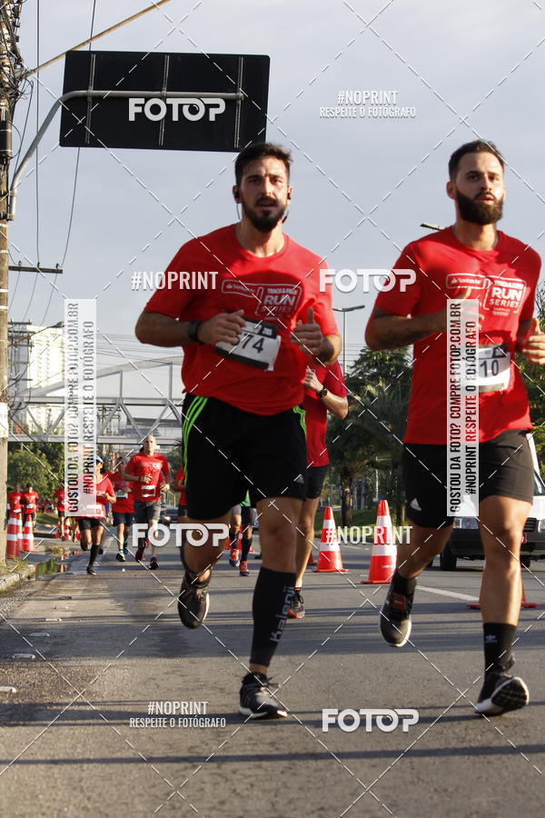 Buy your photos of the eventSantander Track & Field Run Series - Shopping Tambor on Fotop