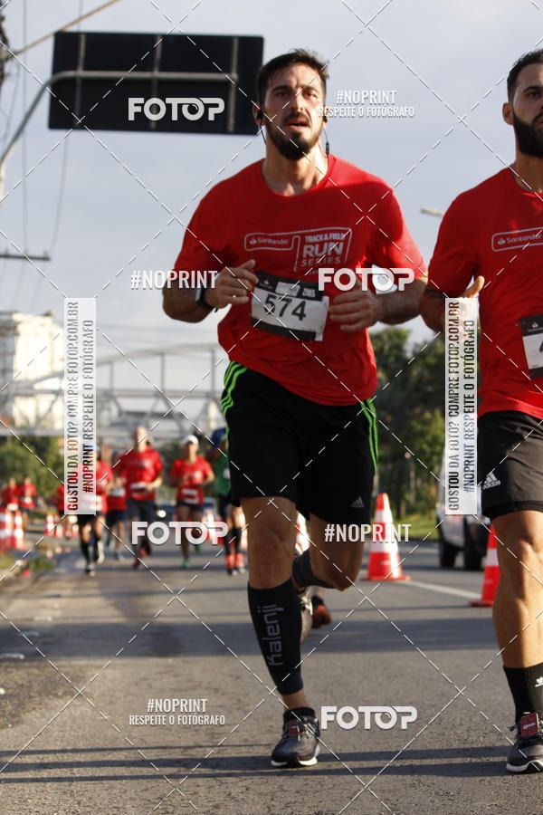 Buy your photos of the eventSantander Track & Field Run Series - Shopping Tambor on Fotop