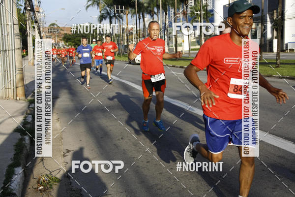 Buy your photos of the eventSantander Track & Field Run Series - Shopping Tambor on Fotop