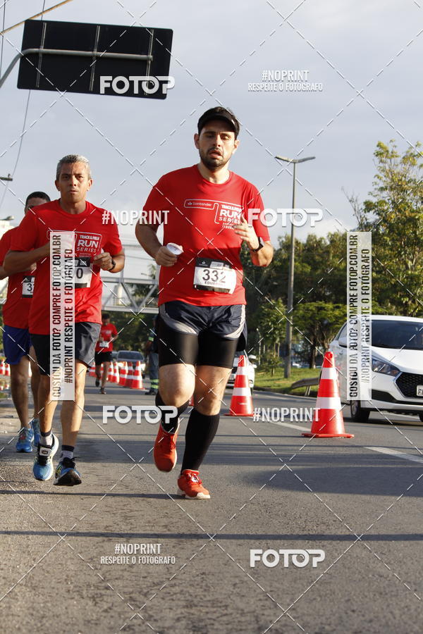 Buy your photos of the eventSantander Track & Field Run Series - Shopping Tambor on Fotop