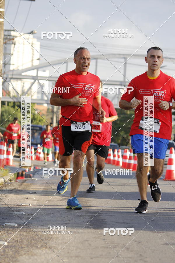 Buy your photos of the eventSantander Track & Field Run Series - Shopping Tambor on Fotop