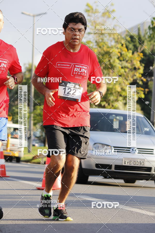 Buy your photos of the eventSantander Track & Field Run Series - Shopping Tambor on Fotop