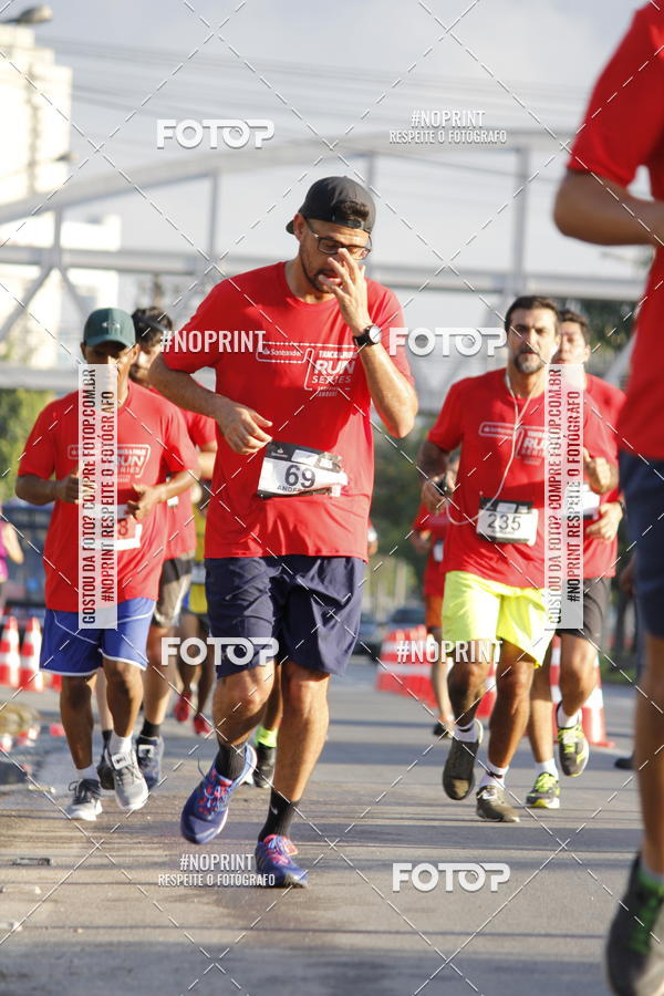 Buy your photos of the eventSantander Track & Field Run Series - Shopping Tambor on Fotop