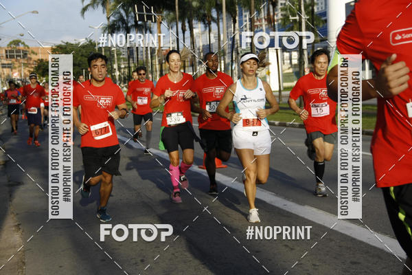 Buy your photos of the eventSantander Track & Field Run Series - Shopping Tambor on Fotop