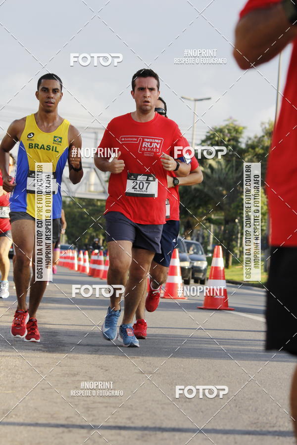 Buy your photos of the eventSantander Track & Field Run Series - Shopping Tambor on Fotop