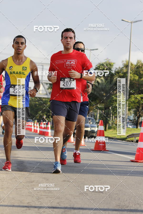 Buy your photos of the eventSantander Track & Field Run Series - Shopping Tambor on Fotop