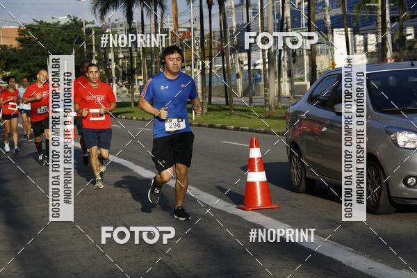 Buy your photos of the eventSantander Track & Field Run Series - Shopping Tambor on Fotop