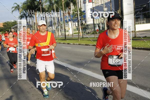 Buy your photos of the eventSantander Track & Field Run Series - Shopping Tambor on Fotop