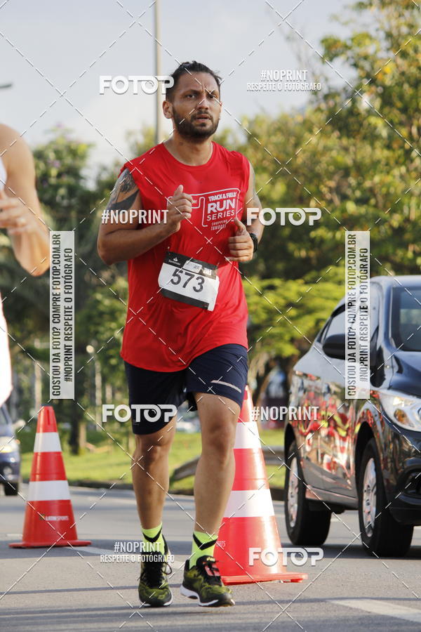 Buy your photos of the eventSantander Track & Field Run Series - Shopping Tambor on Fotop