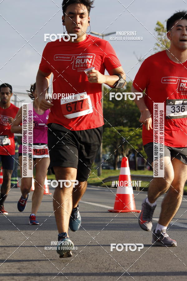 Buy your photos of the eventSantander Track & Field Run Series - Shopping Tambor on Fotop