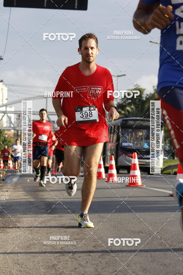 Buy your photos of the eventSantander Track & Field Run Series - Shopping Tambor on Fotop