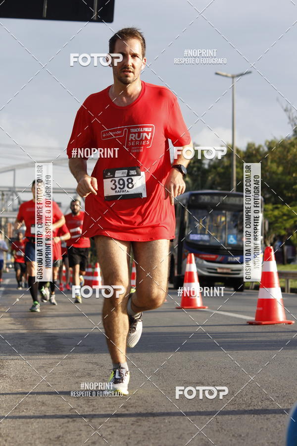 Buy your photos of the eventSantander Track & Field Run Series - Shopping Tambor on Fotop