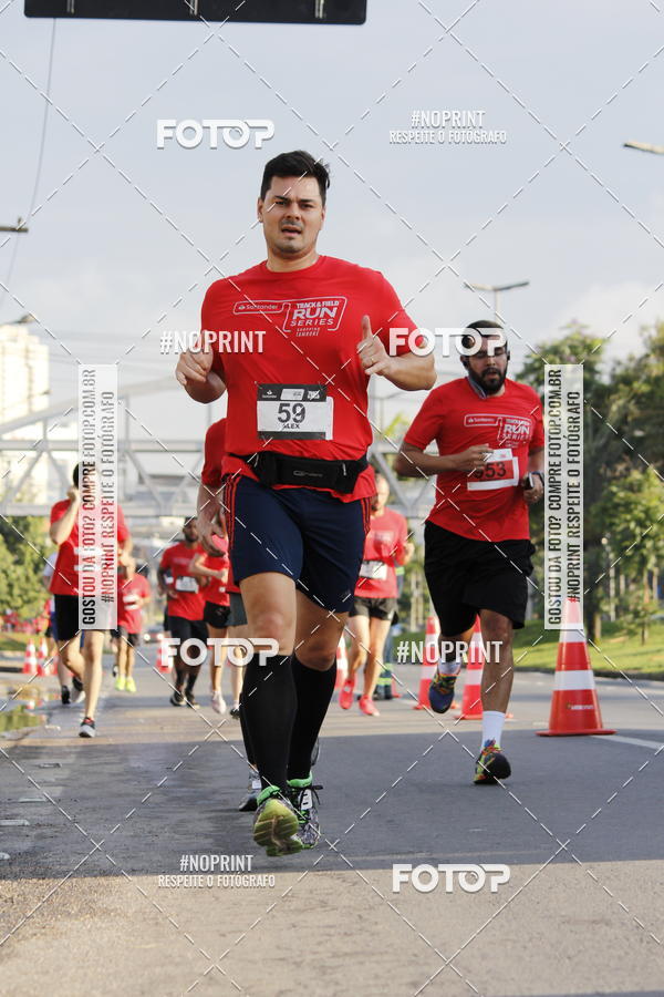 Buy your photos of the eventSantander Track & Field Run Series - Shopping Tambor on Fotop