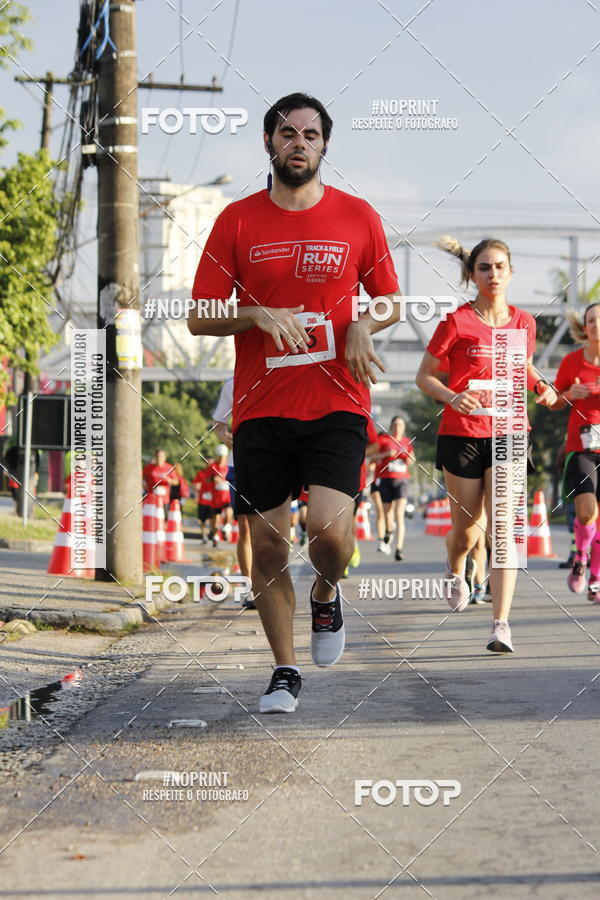 Buy your photos of the eventSantander Track & Field Run Series - Shopping Tambor on Fotop