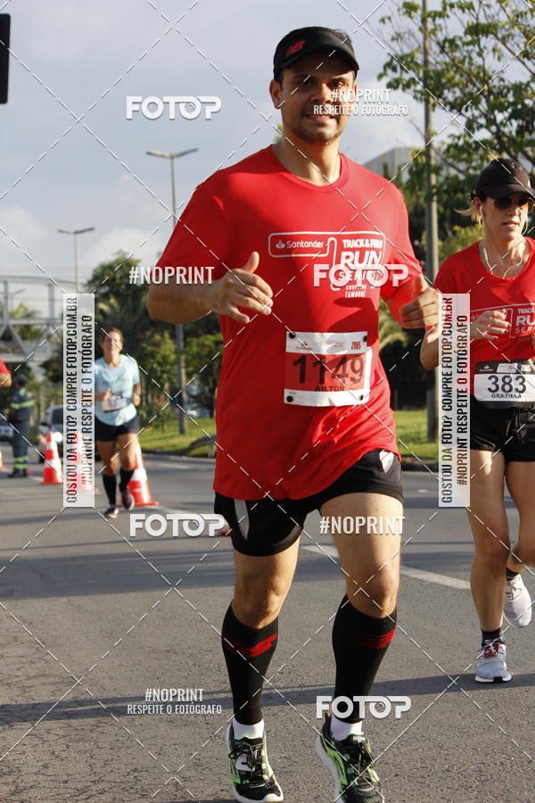 Buy your photos of the eventSantander Track & Field Run Series - Shopping Tambor on Fotop