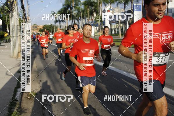 Buy your photos of the eventSantander Track & Field Run Series - Shopping Tambor on Fotop
