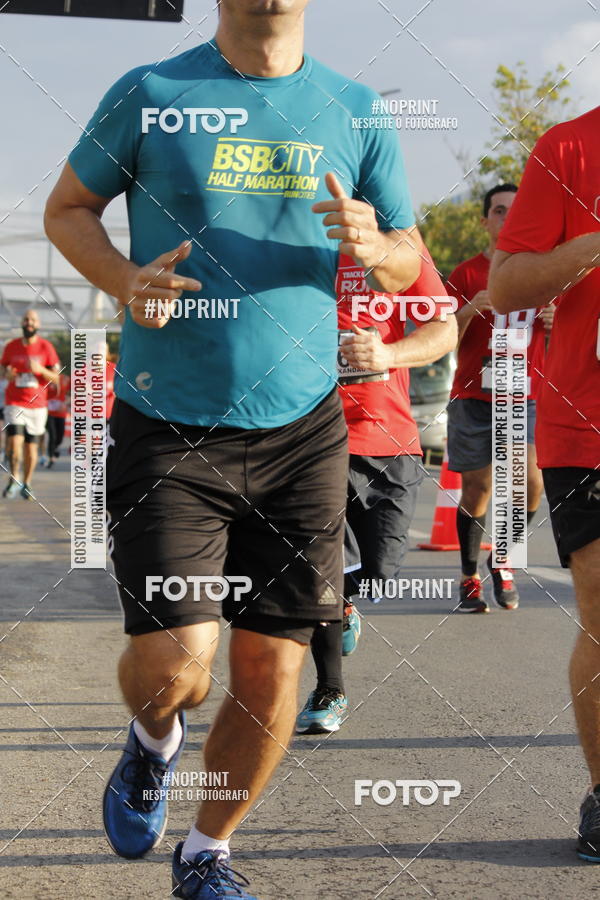 Buy your photos of the eventSantander Track & Field Run Series - Shopping Tambor on Fotop