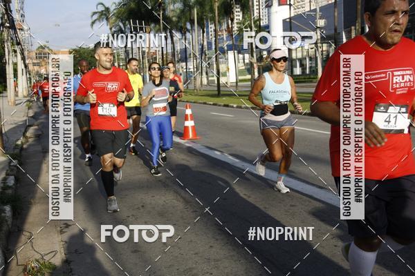 Buy your photos of the eventSantander Track & Field Run Series - Shopping Tambor on Fotop