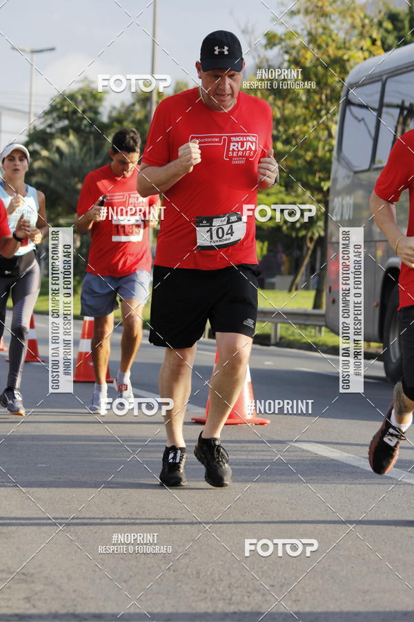 Buy your photos of the eventSantander Track & Field Run Series - Shopping Tambor on Fotop