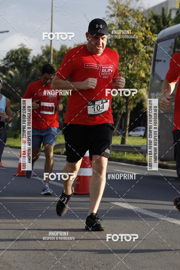 Buy your photos of the eventSantander Track & Field Run Series - Shopping Tambor on Fotop
