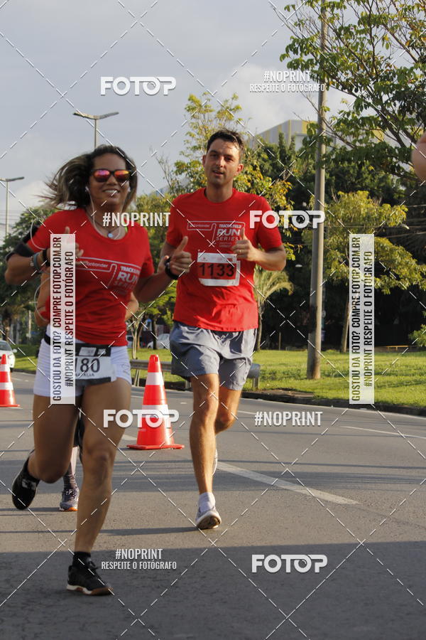 Buy your photos of the eventSantander Track & Field Run Series - Shopping Tambor on Fotop