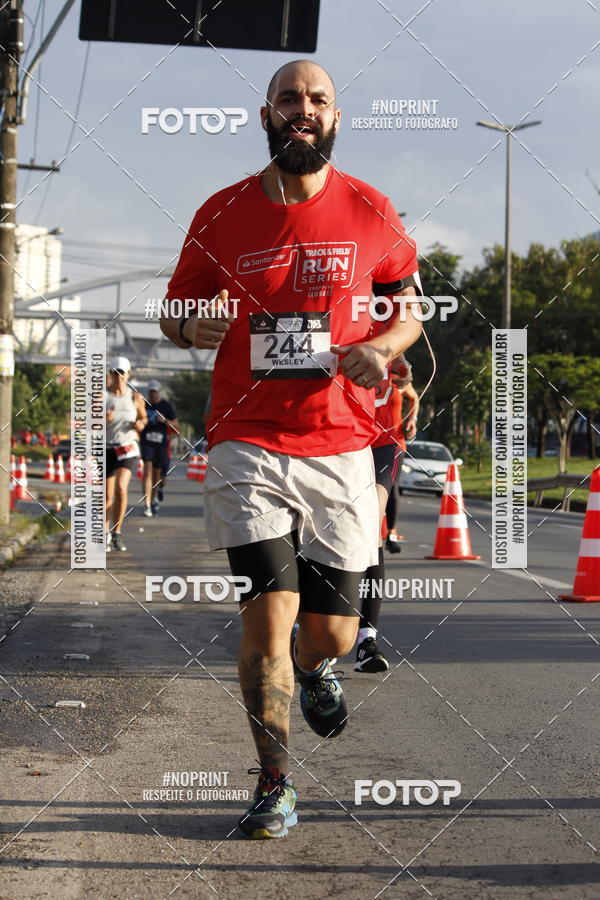 Buy your photos of the eventSantander Track & Field Run Series - Shopping Tambor on Fotop