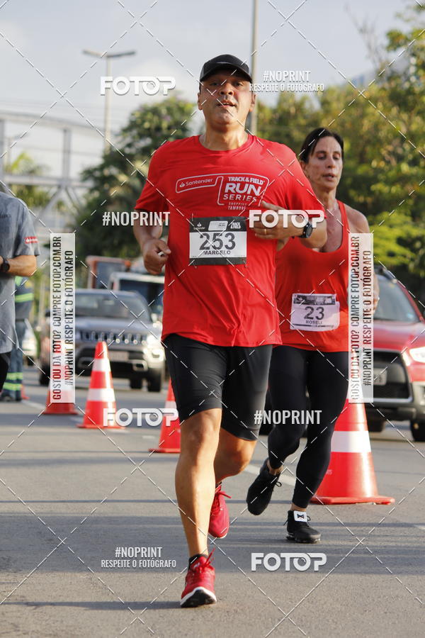 Buy your photos of the eventSantander Track & Field Run Series - Shopping Tambor on Fotop