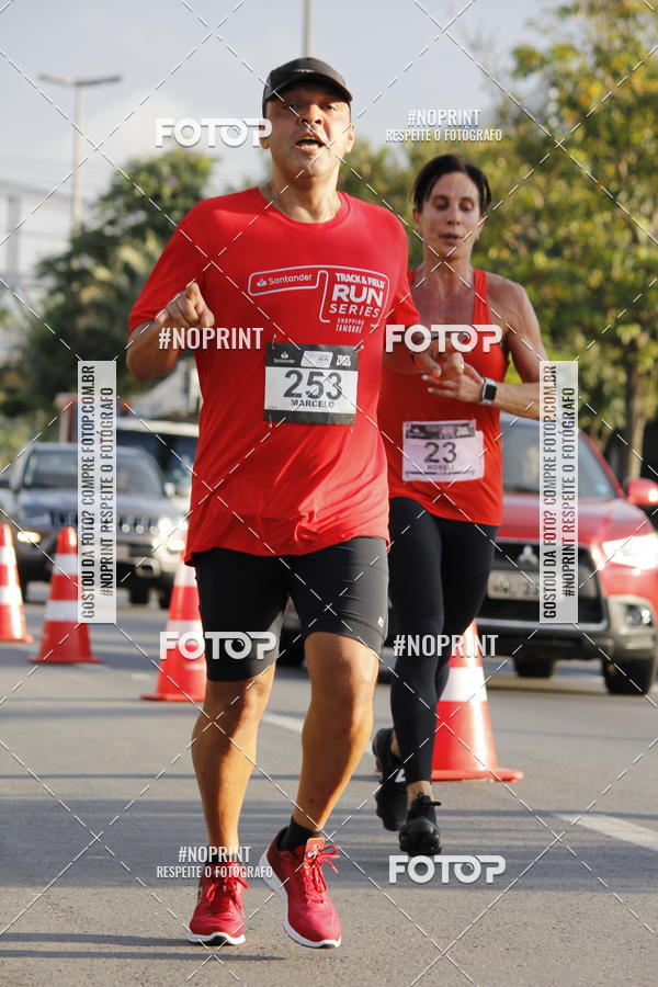 Buy your photos of the eventSantander Track & Field Run Series - Shopping Tambor on Fotop