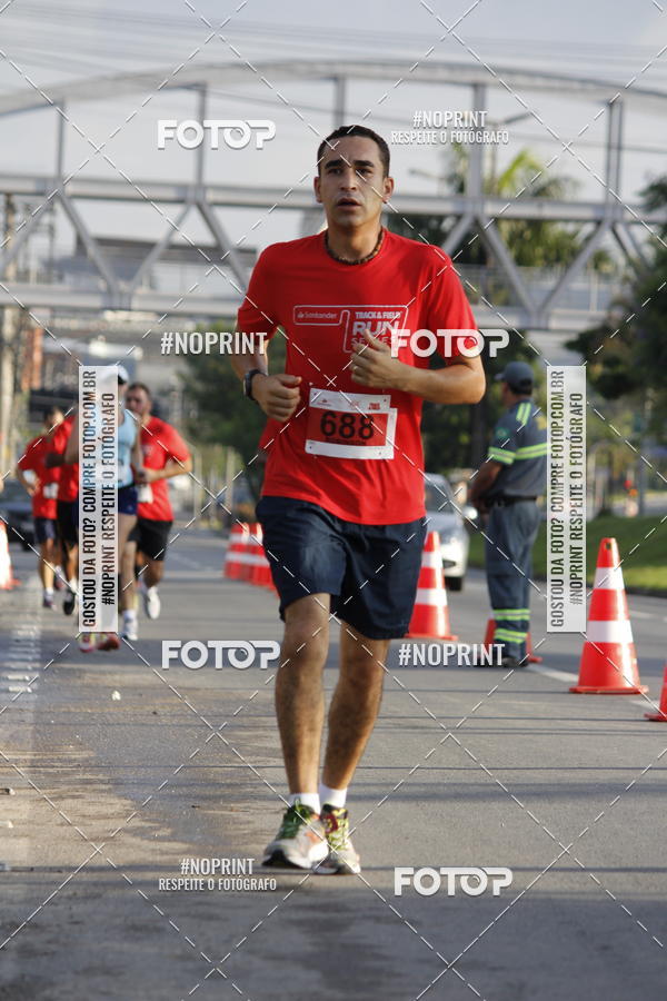 Buy your photos of the eventSantander Track & Field Run Series - Shopping Tambor on Fotop