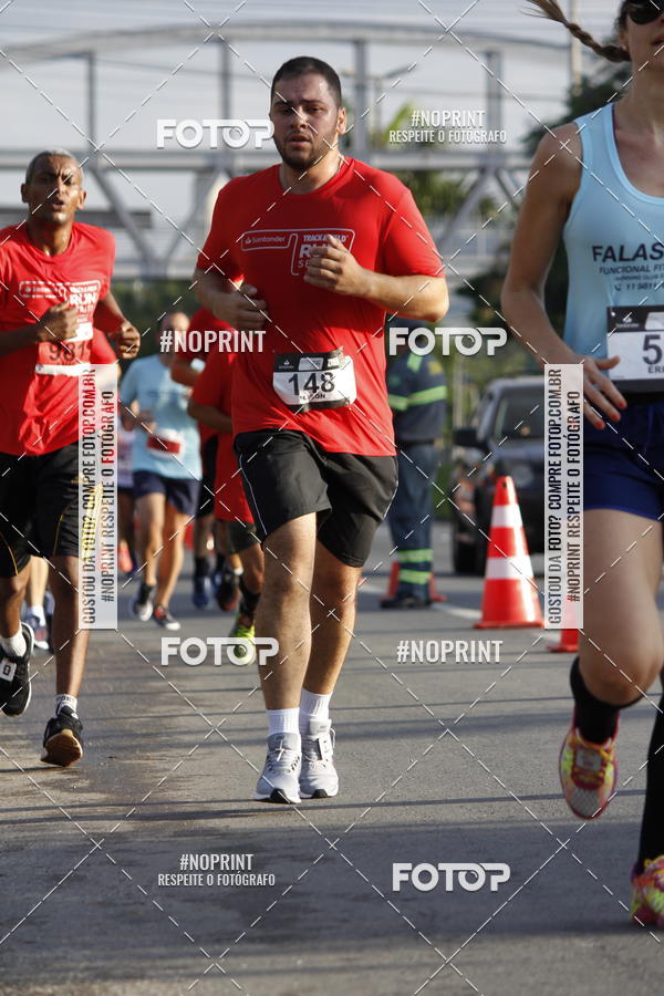 Buy your photos of the eventSantander Track & Field Run Series - Shopping Tambor on Fotop