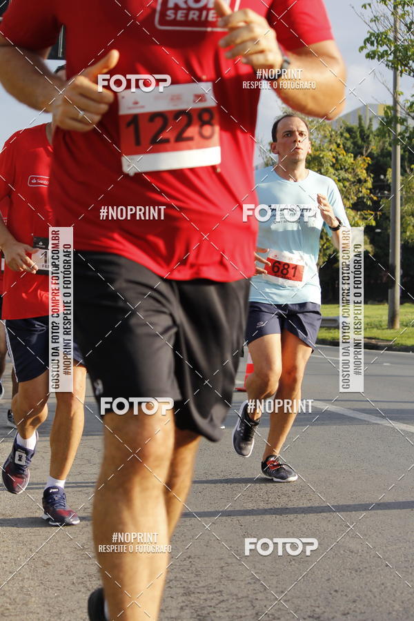 Buy your photos of the eventSantander Track & Field Run Series - Shopping Tambor on Fotop