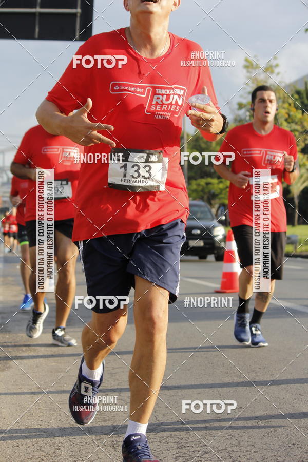 Buy your photos of the eventSantander Track & Field Run Series - Shopping Tambor on Fotop
