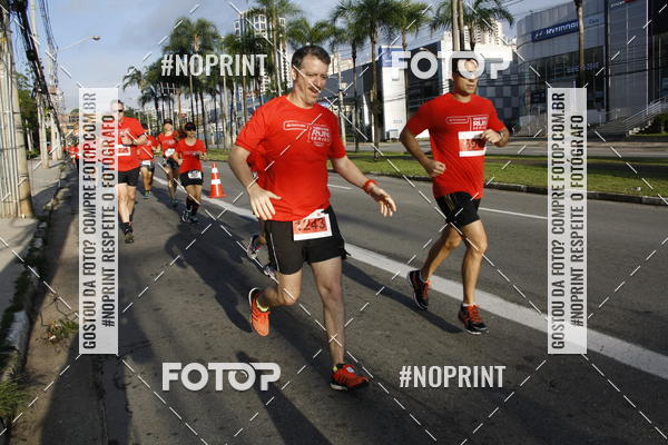 Buy your photos of the eventSantander Track & Field Run Series - Shopping Tambor on Fotop