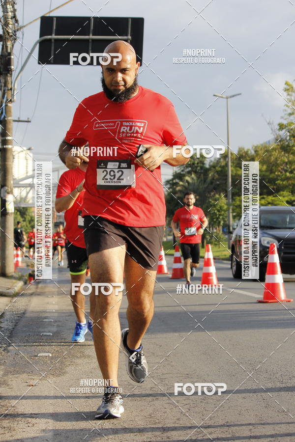 Buy your photos of the eventSantander Track & Field Run Series - Shopping Tambor on Fotop