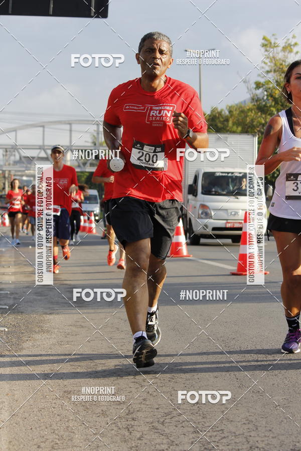 Buy your photos of the eventSantander Track & Field Run Series - Shopping Tambor on Fotop