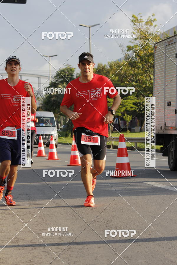 Buy your photos of the eventSantander Track & Field Run Series - Shopping Tambor on Fotop