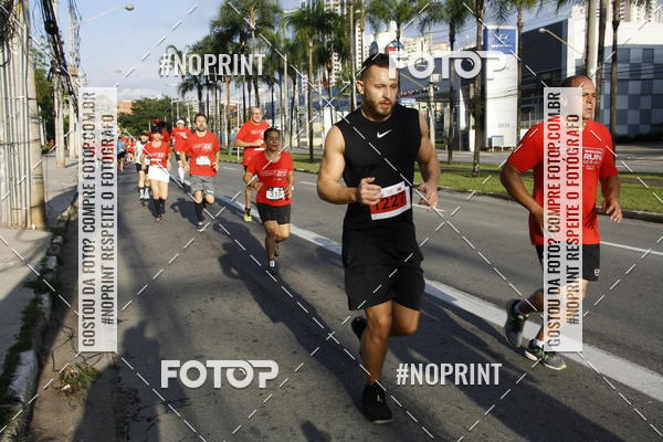 Buy your photos of the eventSantander Track & Field Run Series - Shopping Tambor on Fotop
