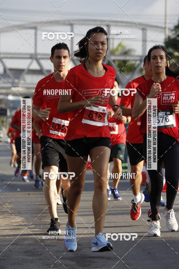 Buy your photos of the eventSantander Track & Field Run Series - Shopping Tambor on Fotop