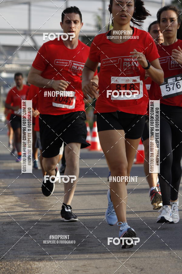 Buy your photos of the eventSantander Track & Field Run Series - Shopping Tambor on Fotop
