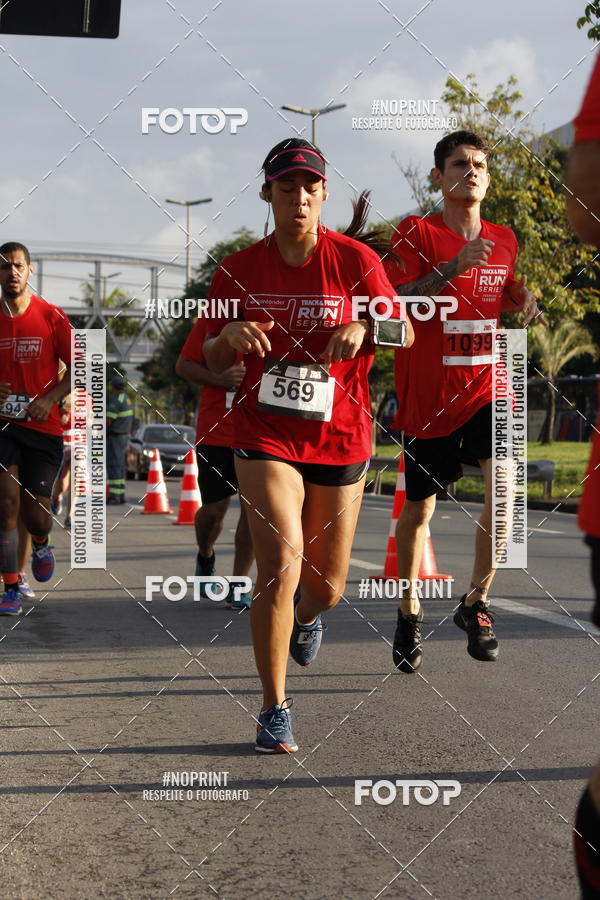 Buy your photos of the eventSantander Track & Field Run Series - Shopping Tambor on Fotop