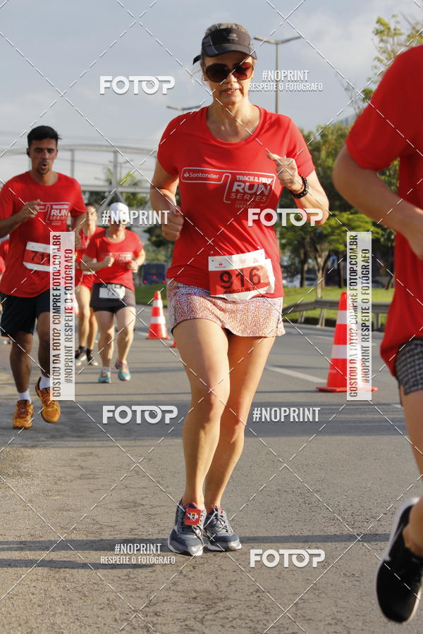 Buy your photos of the eventSantander Track & Field Run Series - Shopping Tambor on Fotop