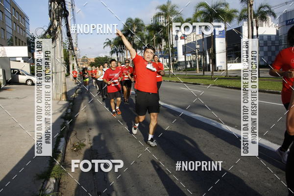 Buy your photos of the eventSantander Track & Field Run Series - Shopping Tambor on Fotop