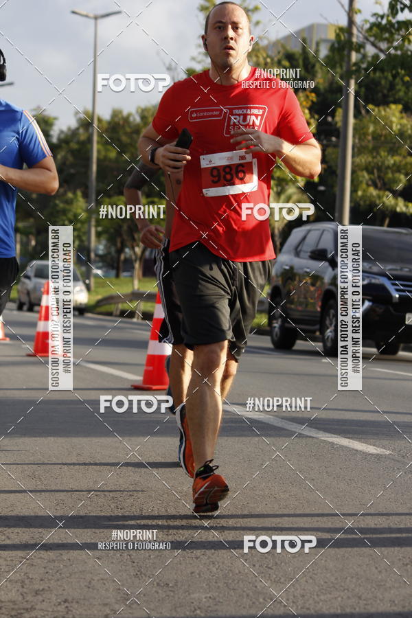 Buy your photos of the eventSantander Track & Field Run Series - Shopping Tambor on Fotop