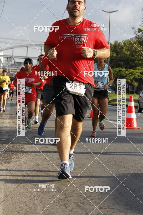 Buy your photos of the eventSantander Track & Field Run Series - Shopping Tambor on Fotop