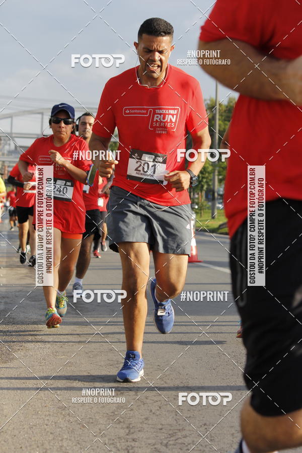 Buy your photos of the eventSantander Track & Field Run Series - Shopping Tambor on Fotop