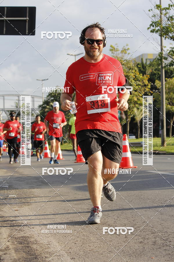 Buy your photos of the eventSantander Track & Field Run Series - Shopping Tambor on Fotop