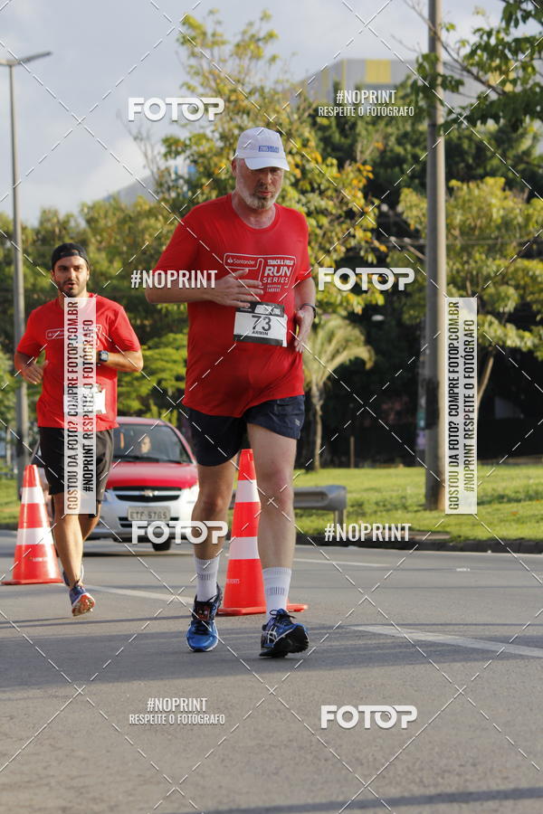 Buy your photos of the eventSantander Track & Field Run Series - Shopping Tambor on Fotop