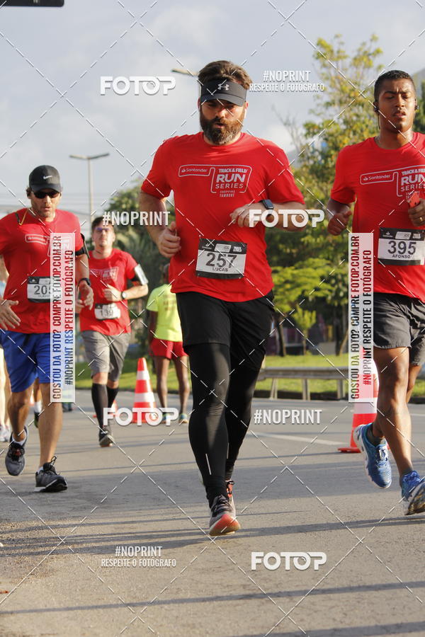 Buy your photos of the eventSantander Track & Field Run Series - Shopping Tambor on Fotop