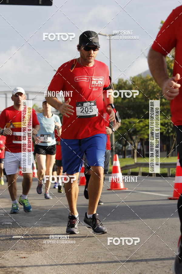 Buy your photos of the eventSantander Track & Field Run Series - Shopping Tambor on Fotop