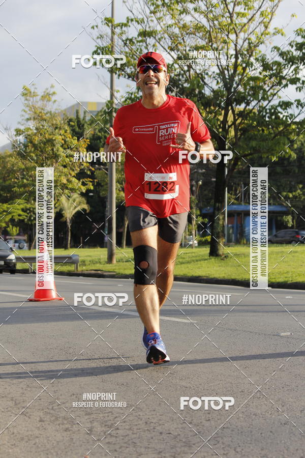 Buy your photos of the eventSantander Track & Field Run Series - Shopping Tambor on Fotop